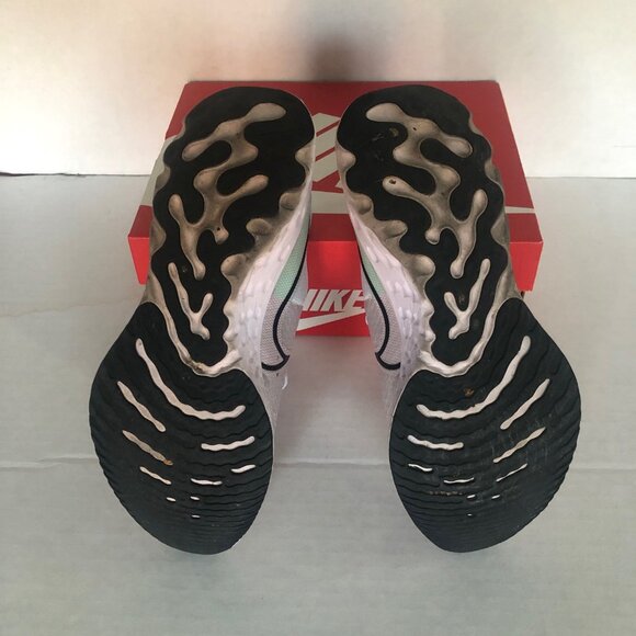 Woman's Nike React Infiniti Flyknit Running Shoes size 8 1/2 - Picture 8 of 8